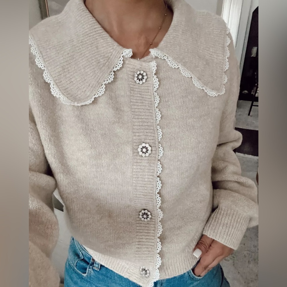 H&M PETER PAN-COLLARED CARDIGAN
